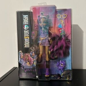 Monster High Doll Clawdeen Wolf (G3) Reboot Mattel 2022 Crescent